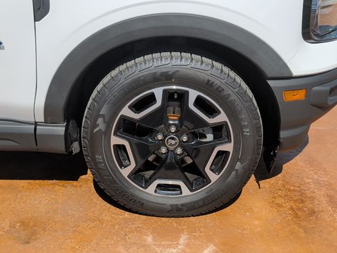 Used 2021 Ford Bronco Sport Outer Banks w/ Outer Banks Package (96D) AWD/4WD image 7