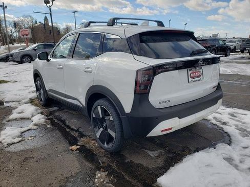 New 2025 Nissan Kicks SR w/ Illumination Package image 4