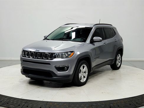 Used 2018 Jeep Compass Latitude w/ Popular Equipment Group image 3