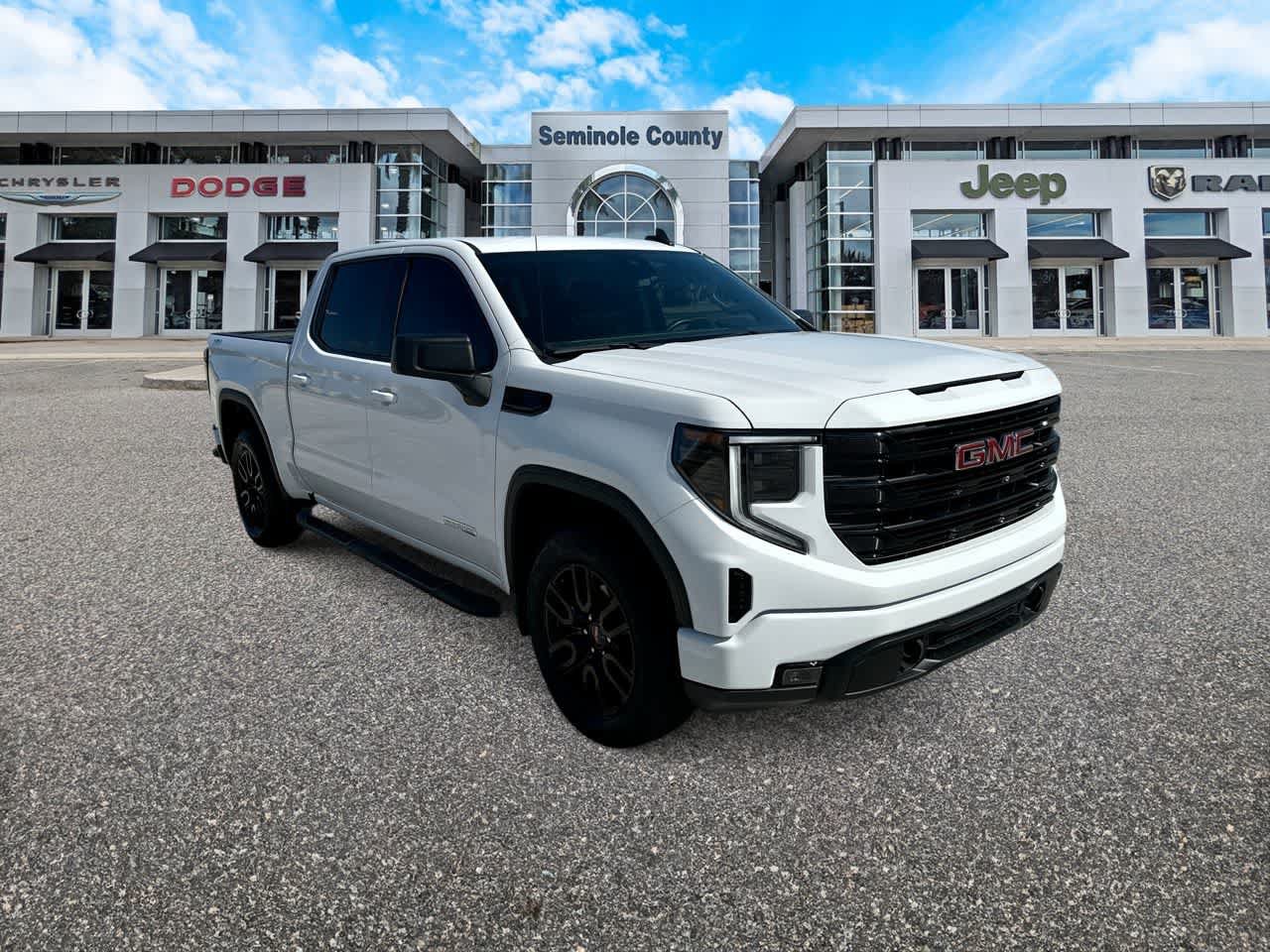 Used 2023 GMC Sierra 1500 Elevation AWD/4WD image 2