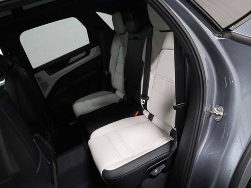 New 2026 Porsche Cayenne S AWD/4WD image 36