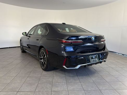 Used 2026 BMW 740i RWD image 3
