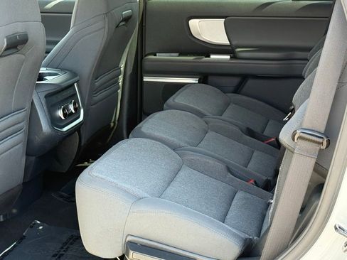 Certified 2025 Ford Expedition Active AWD/4WD image 9