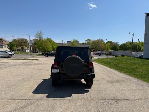 Used 2012 Jeep Wrangler Sport AWD/4WD image 6