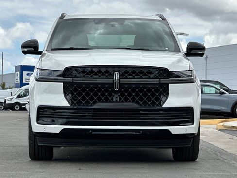 New 2026 Lincoln Navigator Reserve w/ Jet Appearance Package AWD/4WD image 8