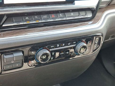 Used 2025 Chevrolet Silverado 1500 LT AWD/4WD image 24