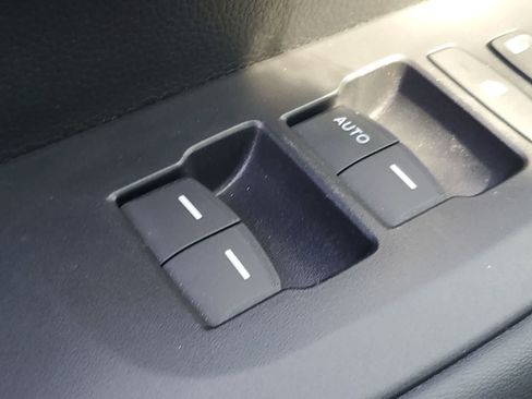 Used 2025 Honda HR-V LX image 24
