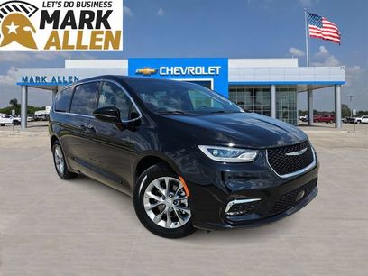 Used 2026 Chrysler Pacifica Limited