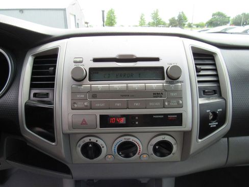 Used 2010 Toyota Tacoma 2WD Access Cab image 22