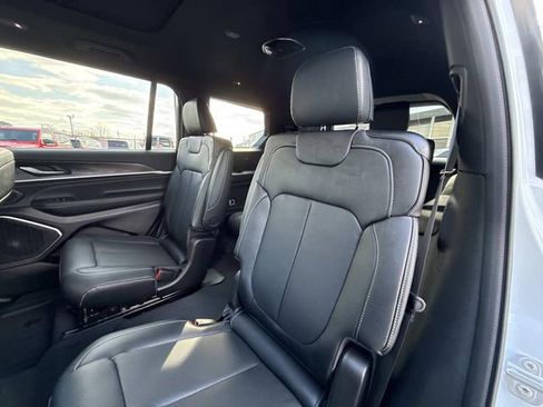 New 2026 Jeep Grand Cherokee L Limited AWD/4WD image 19
