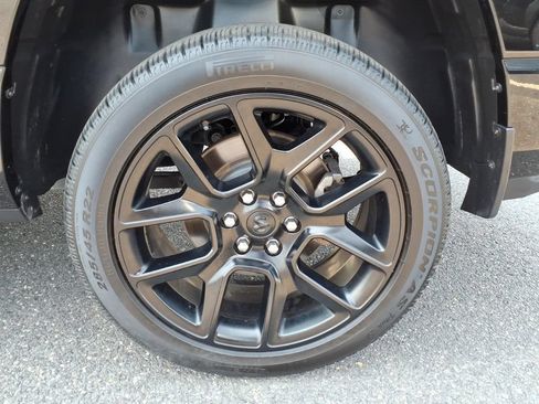 Used 2023 RAM 1500 Laramie AWD/4WD image 16