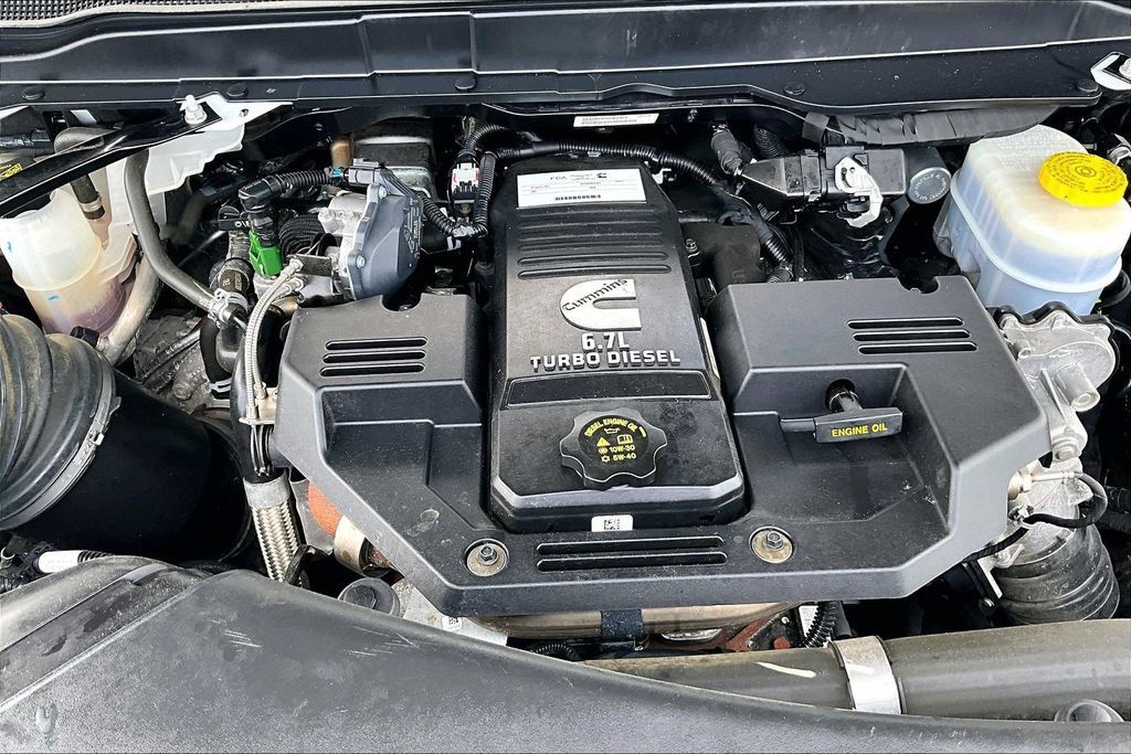 Used 2024 RAM 3500 Big Horn AWD/4WD image 32
