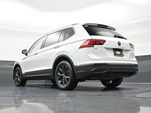 Used 2024 Volkswagen Tiguan SE image 25