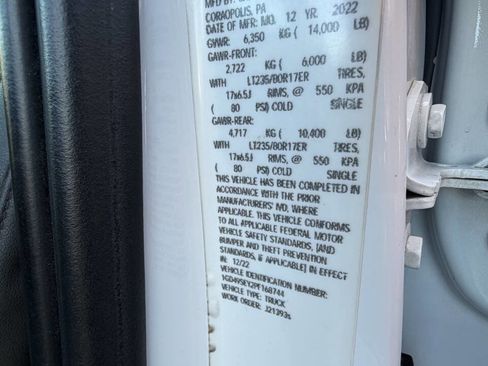 Used 2023 GMC Sierra 3500 Pro w/ Convenience Package image 8