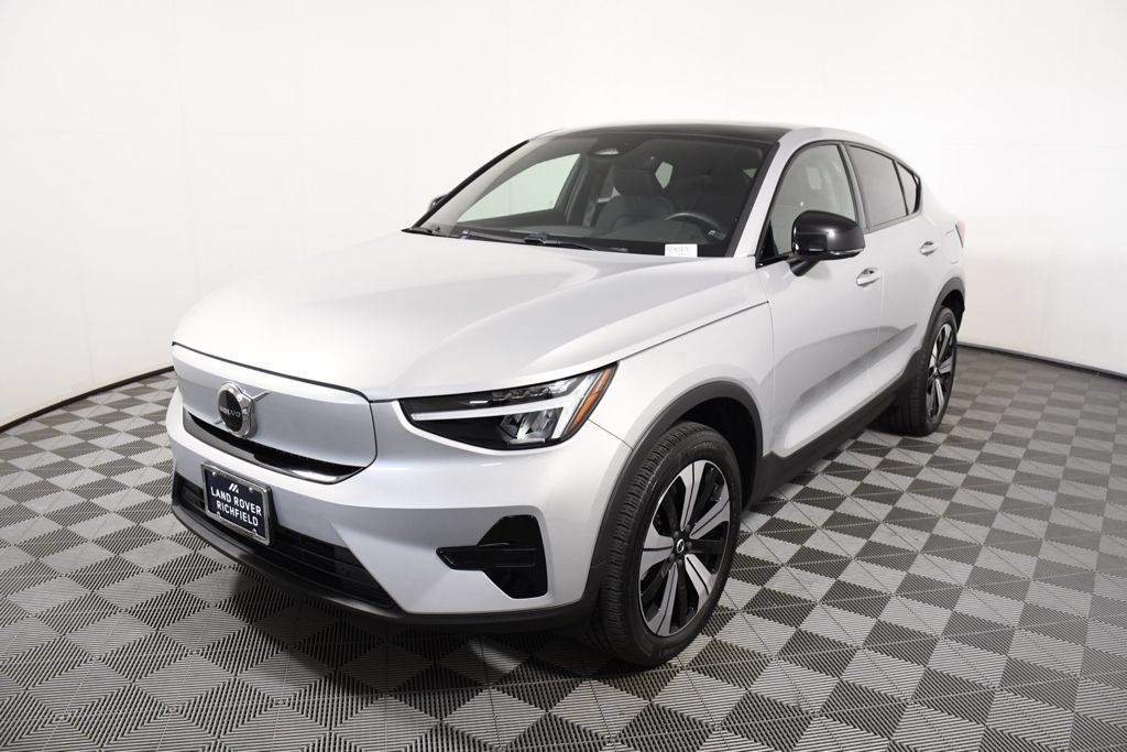Used 2023 Volvo C40 Recharge Core AWD/4WD image 1