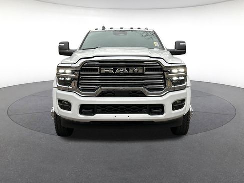 New 2026 RAM 4500 4x4 Crew Cab DRW image 5