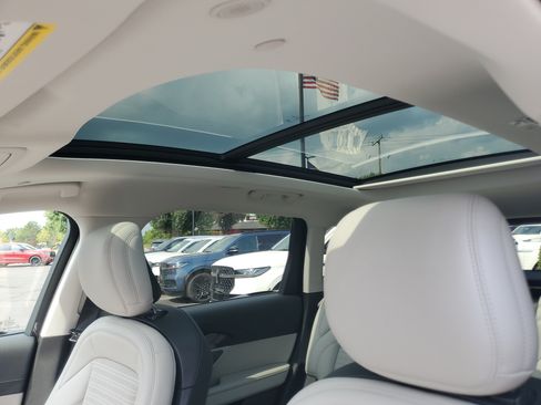New 2026 Lincoln Nautilus Reserve AWD/4WD image 10