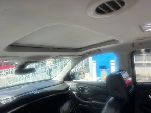 Used 2020 Chevrolet Traverse Premier FWD image 12