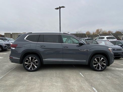 New 2026 Volkswagen Atlas SEL Premium R-Line image 2