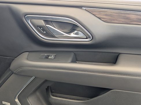 Used 2021 Chevrolet Suburban Z71 image 26