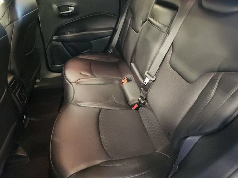 Used 2019 Jeep Compass Latitude AWD/4WD image 25