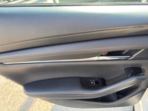 Used 2023 MAZDA MAZDA3 s image 34