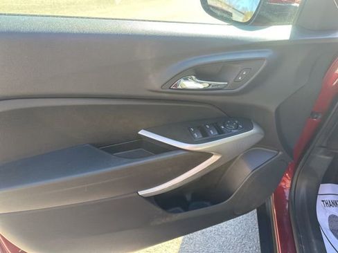 Used 2024 Chevrolet Trax LS w/ LS Convenience Package image 13