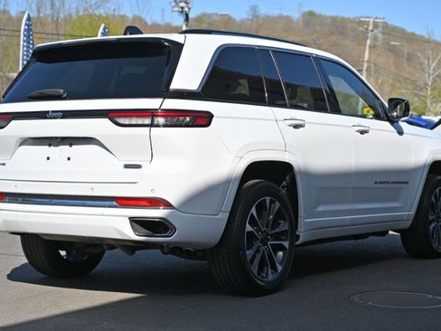 Used 2023 Jeep Grand Cherokee Overland AWD/4WD image 7