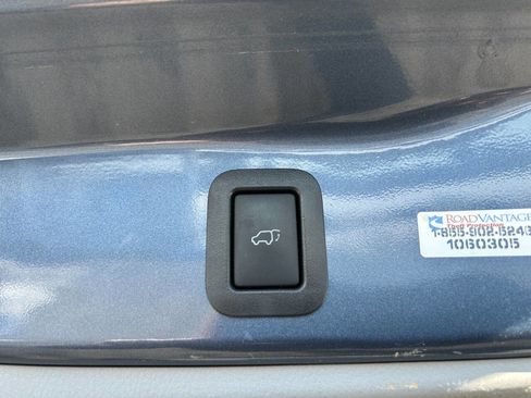 Used 2017 Toyota Highlander AWD V6 image 26