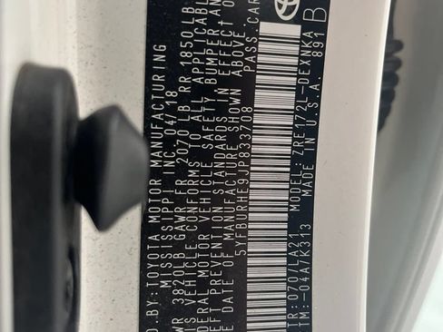 Used 2018 Toyota Corolla XLE FWD image 78