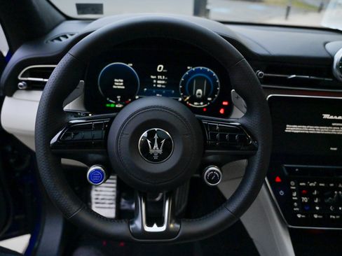 New 2026 Maserati Grecale Modena image 23