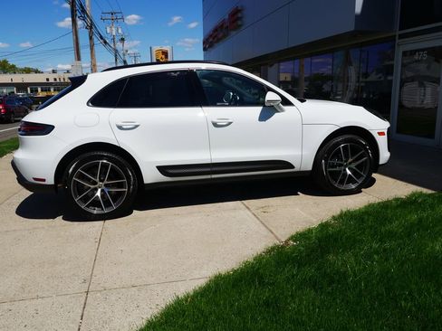 New 2026 Porsche Macan AWD/4WD image 8