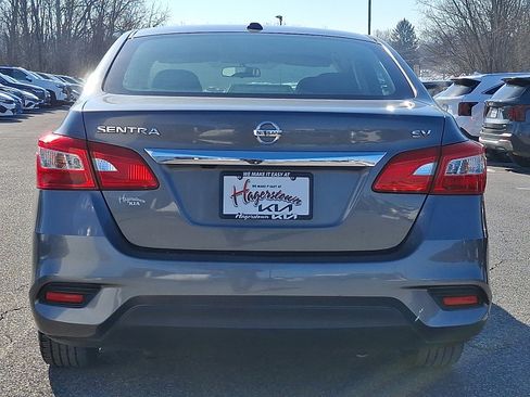 Used 2018 Nissan Sentra SV image 5