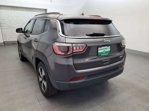Used 2018 Jeep Compass Latitude w/ Popular Equipment Group FWD image 5