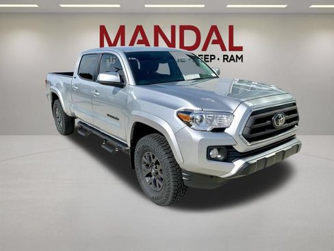 Used 2023 Toyota Tacoma SR5 RWD image 3