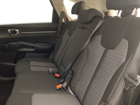 Used 2023 Kia Sorento LX FWD image 18