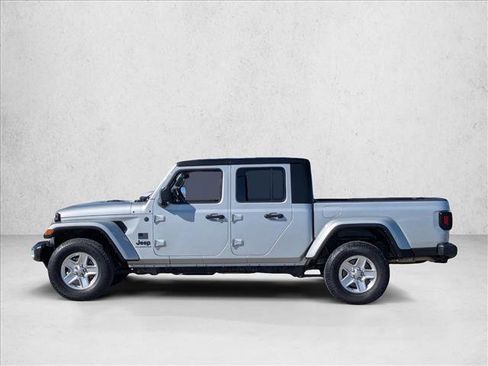 Used 2022 Jeep Gladiator Sport image 9