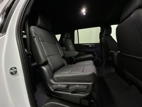 New 2026 Chevrolet Suburban LT image 27