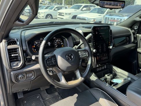 Used 2025 RAM 3500 Limited AWD/4WD image 11