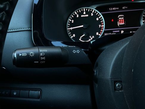 Used 2024 Nissan Pathfinder SV image 36