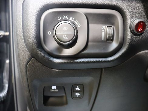 Used 2022 RAM 1500 Big Horn AWD/4WD image 39