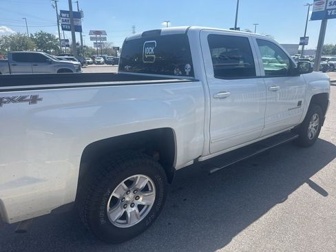 Used 2018 Chevrolet Silverado 1500 LT w/ LT Convenience Package image 3