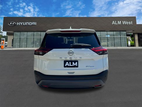 Used 2023 Nissan Rogue SV image 6