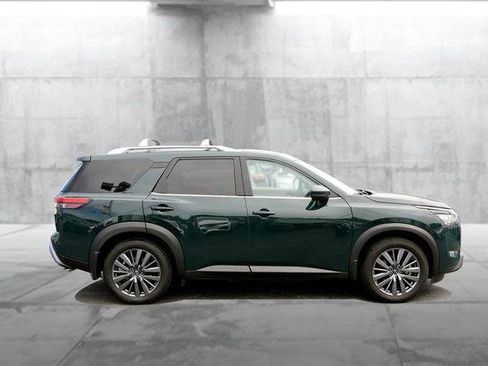 Used 2025 Nissan Pathfinder SL w/ SL Premium Package FWD image 5
