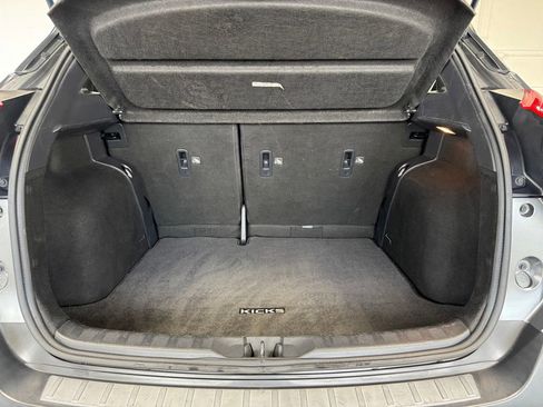 Used 2019 Nissan Kicks SV w/ Exterior Package FWD image 21
