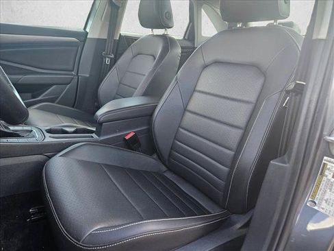 Used 2024 Volkswagen Jetta SE FWD image 12