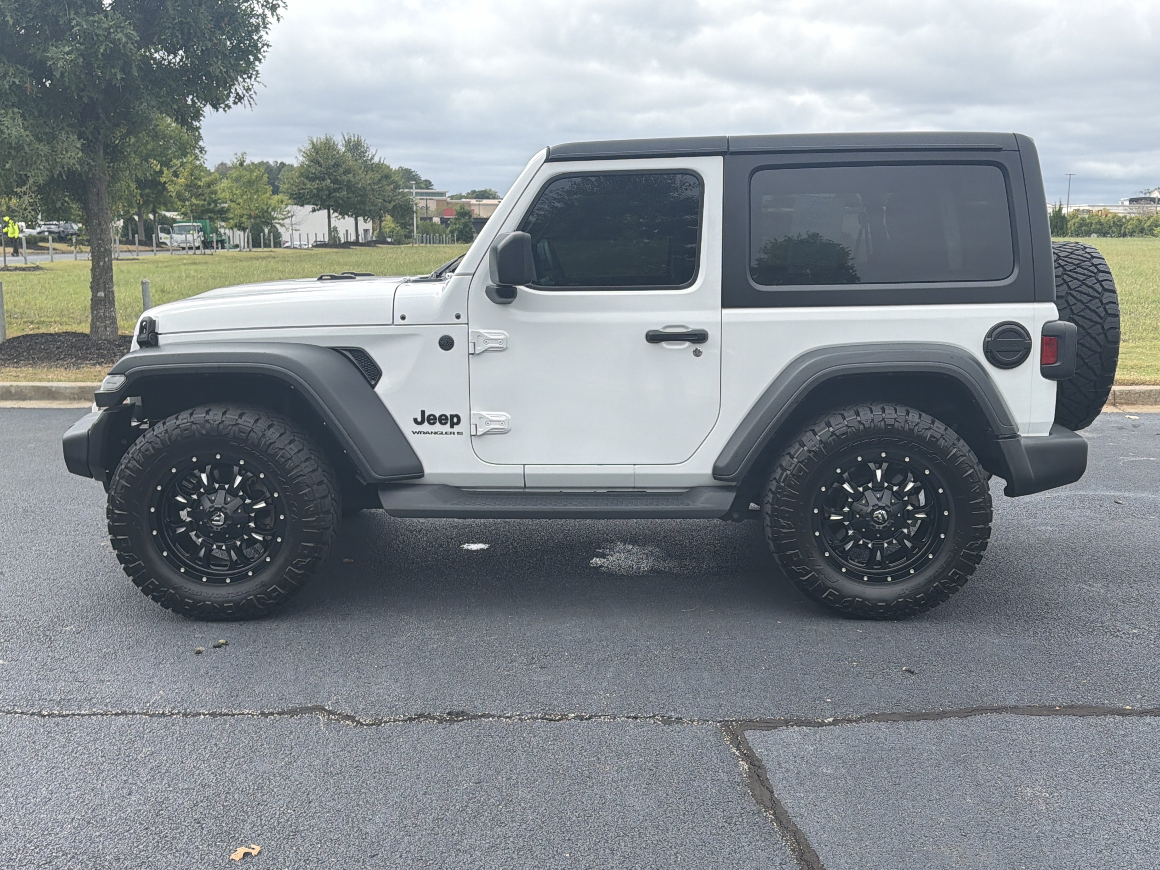 Used 2024 Jeep Wrangler Sport AWD/4WD image 6