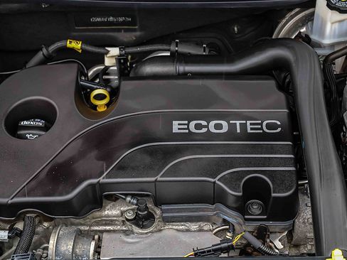 Used 2019 Chevrolet Equinox LS image 28