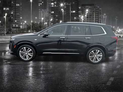 Used 2021 Cadillac XT6 Premium Luxury FWD image 3