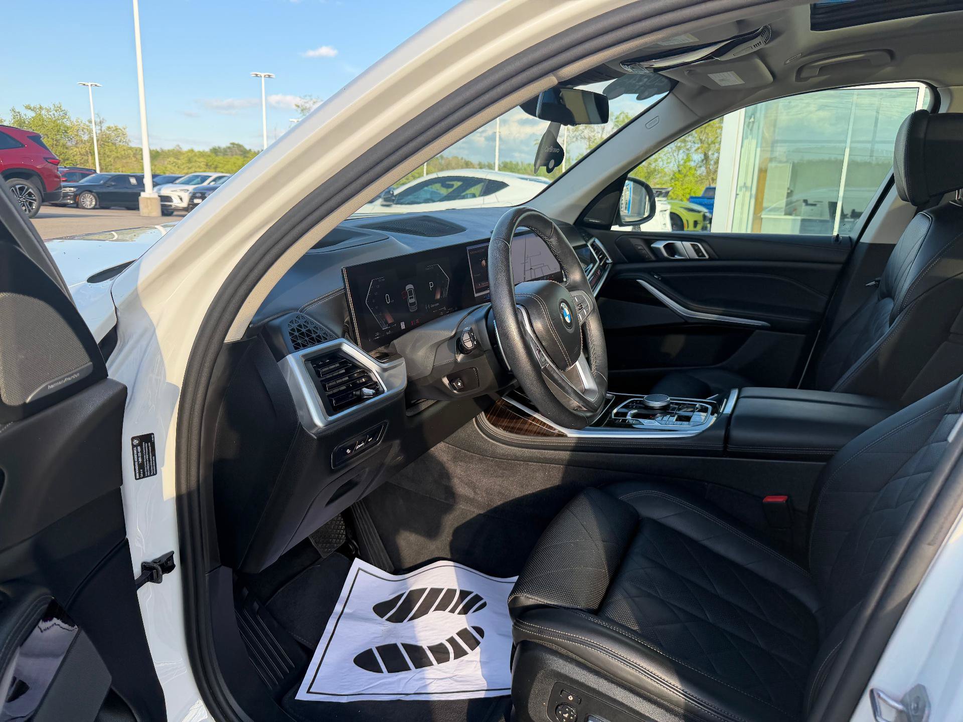 Used 2024 BMW X7 xDrive40i w/ Premium Package AWD/4WD image 19